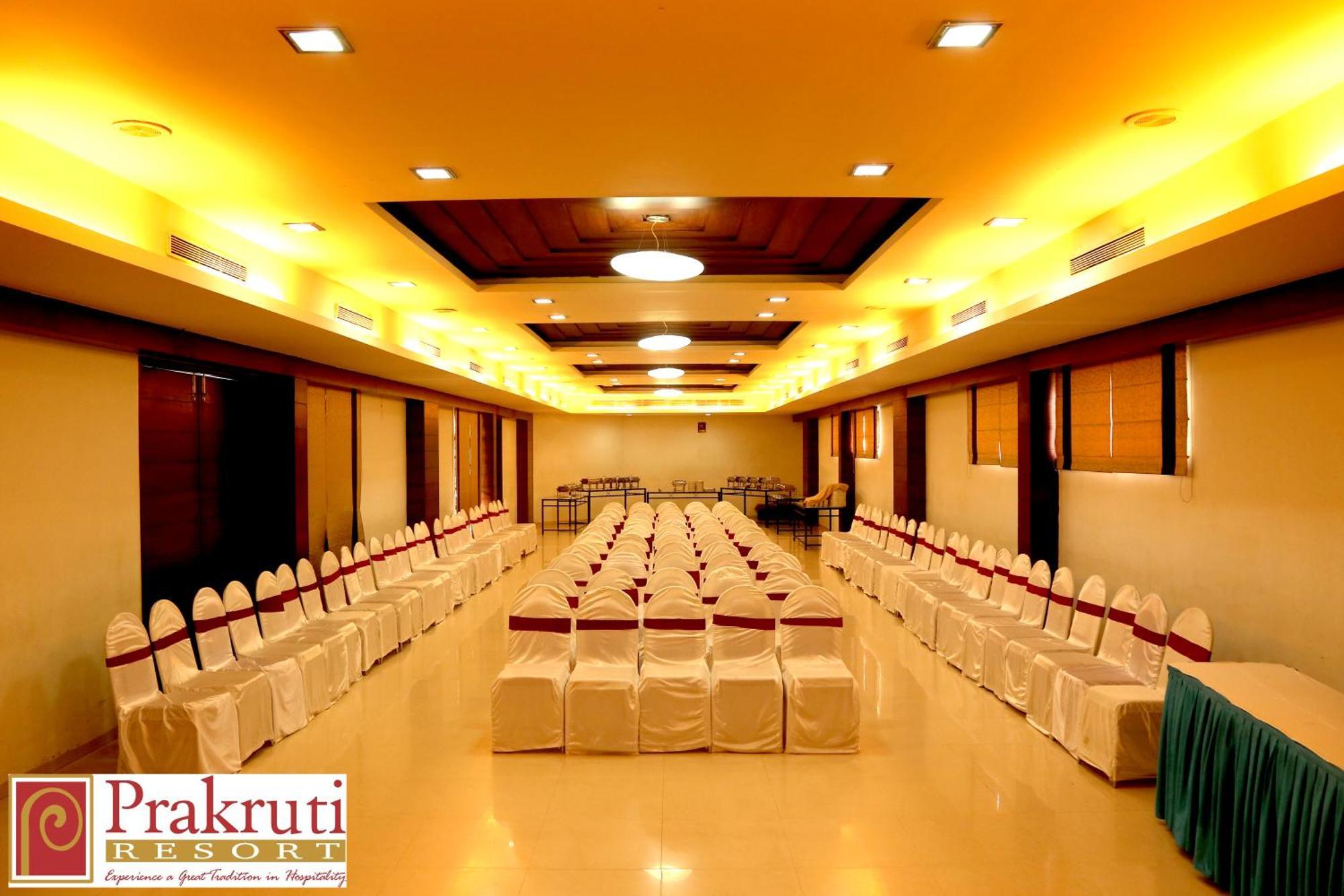 Prakruti Resort Вадодара Экстерьер фото
